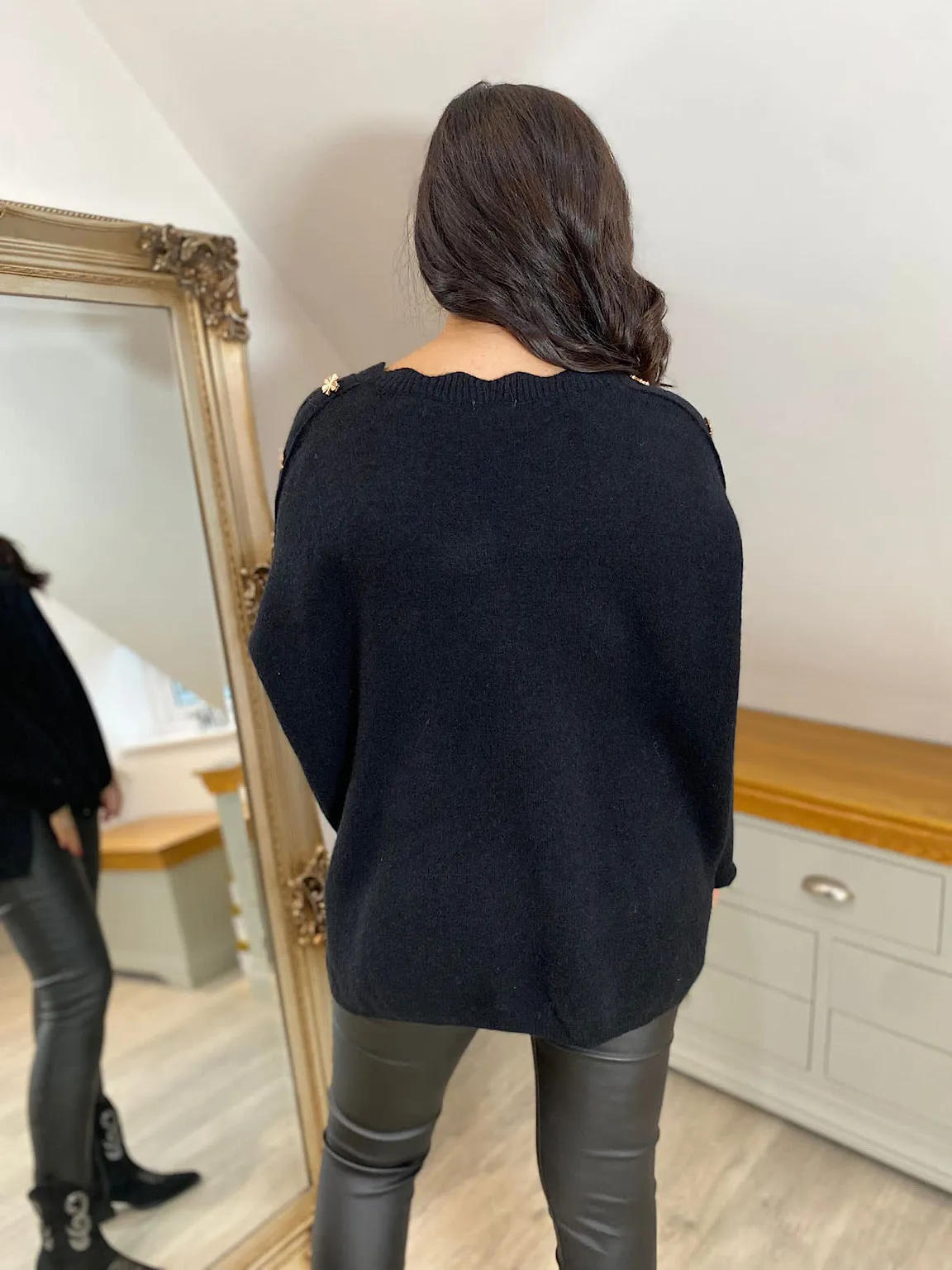 Black Premium Clover Knit Amy