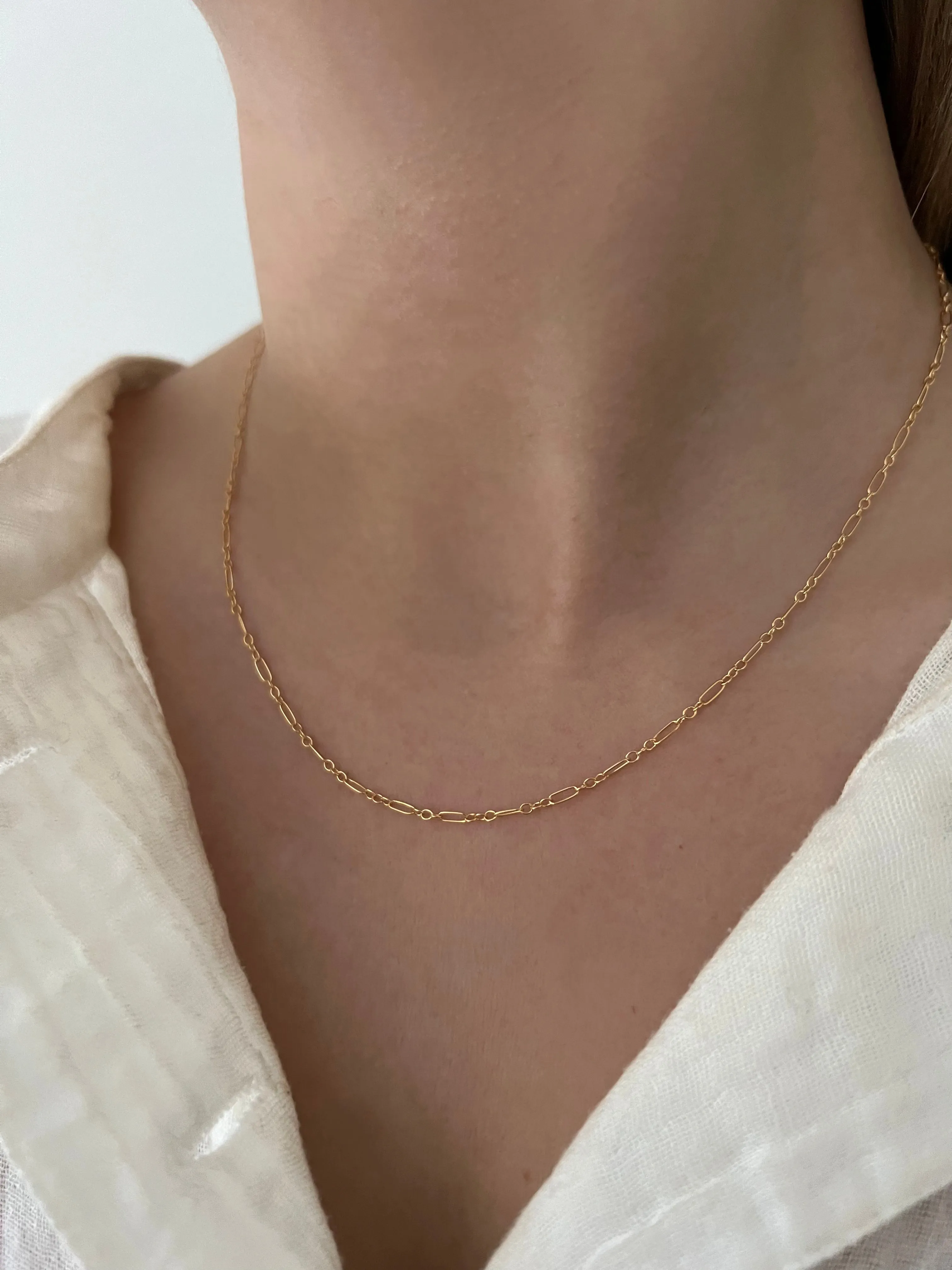 TINY FILLED CHAIN NECKLACE