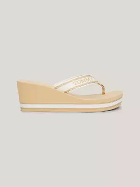 TOMMY HILFIGER High Wedge Flip Flop Harvest Wheat